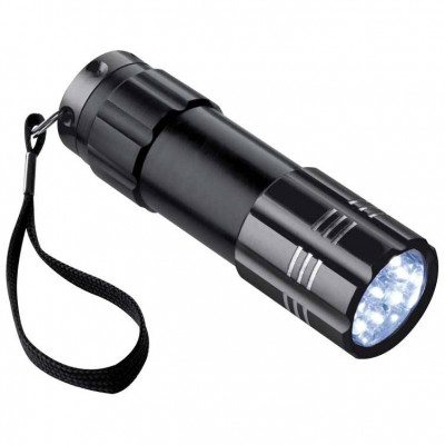 Фонарик с девятью энергосберегающими лампочками