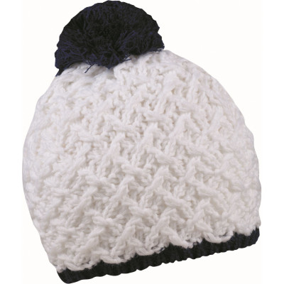 Шапка из акрила