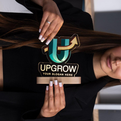 Світильник з назвою вашої компанії