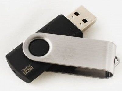 Флеш-накопичувач USB 2.0 16Gb Goodram Twister Black bulk