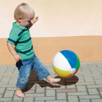 Многоцветный пляжный мяч
